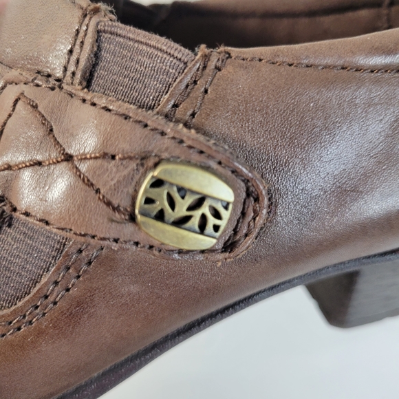 Womans Earth Origins Brown Short Bootie 2 inch heel Size 7.5 - Picture 5 of 10